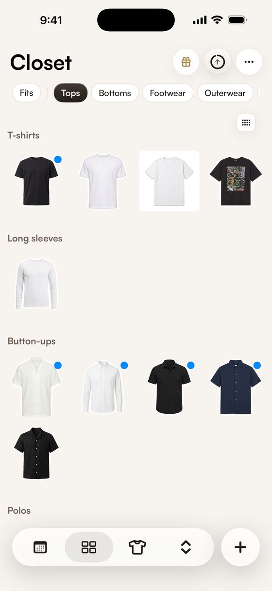STYLD closet screen showing tops sorted into T-shirts, long sleeves and button-ups